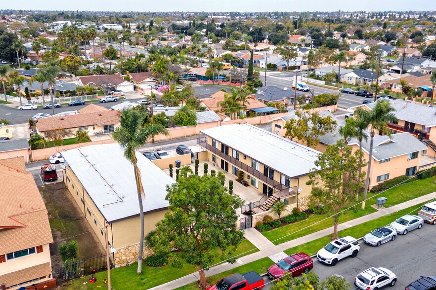 1110 S Pacific Ave, Santa Ana, CA à vendre - Photo de l’immeuble – Image 1 sur 8