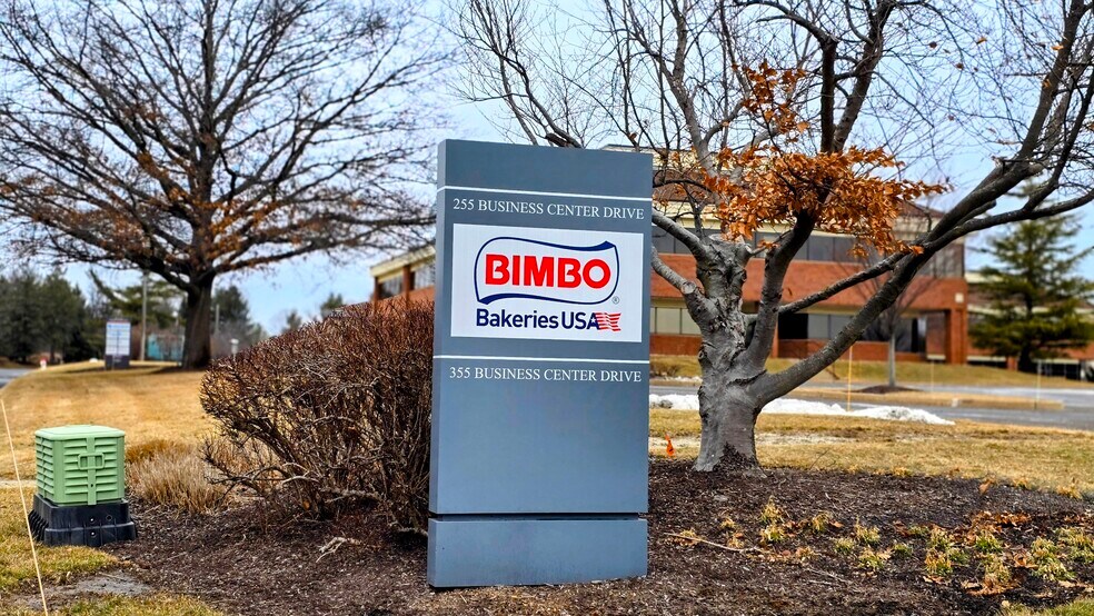 255 Business Center Dr, Horsham Township, PA à vendre - Photo de l’immeuble – Image 2 sur 21