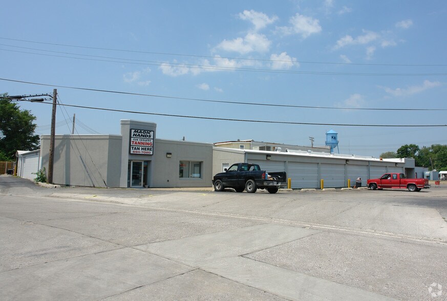 208-216 N Main St, Creve Coeur, IL à louer - Photo de l’immeuble – Image 2 sur 3