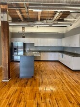 807 Broadway St NE, Minneapolis, MN à louer Photo intérieure– Image 2 sur 5