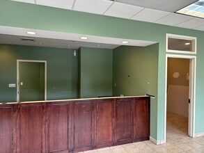 601 Veterans Memorial Hwy, Hauppauge, NY à louer Hall d’entrée– Image 2 sur 10