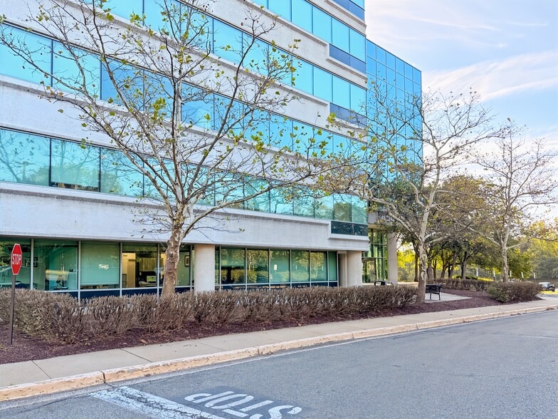 4041 Powder Mill Rd, Beltsville, MD à louer - Photo de l’immeuble – Image 3 sur 17