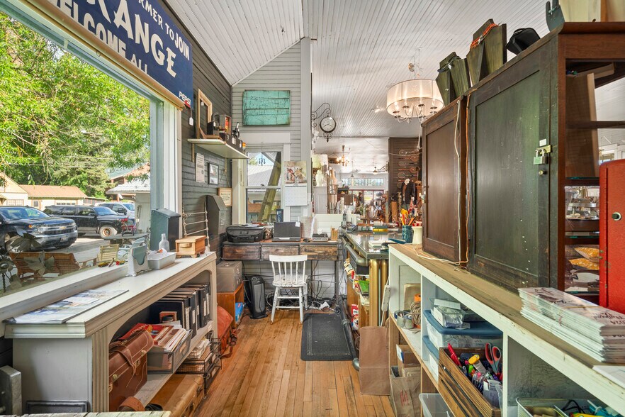 8 US Highway 2 E, Columbia Falls, MT à vendre - Photo de l’immeuble – Image 2 sur 4