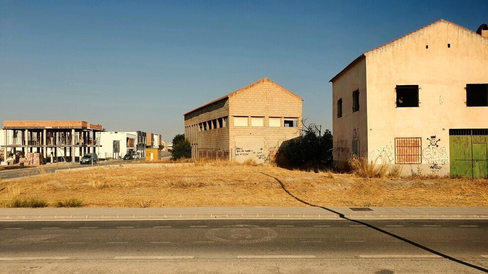 Terrain dans Churriana de la Vega à vendre - Photo de la construction – Image 3 sur 14