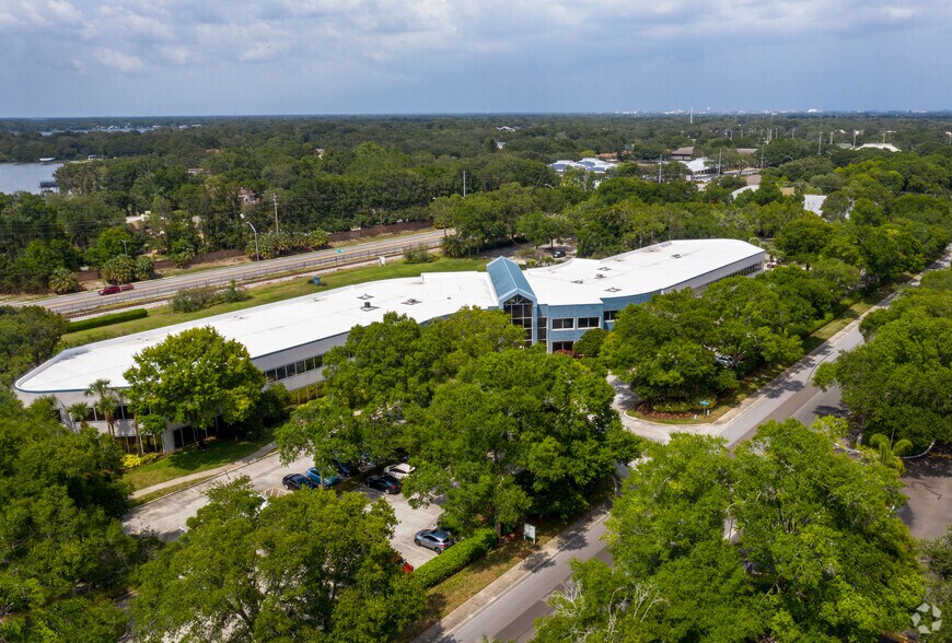 3350 Buschwood Park Dr, Tampa, FL à louer - Aérien – Image 3 sur 17