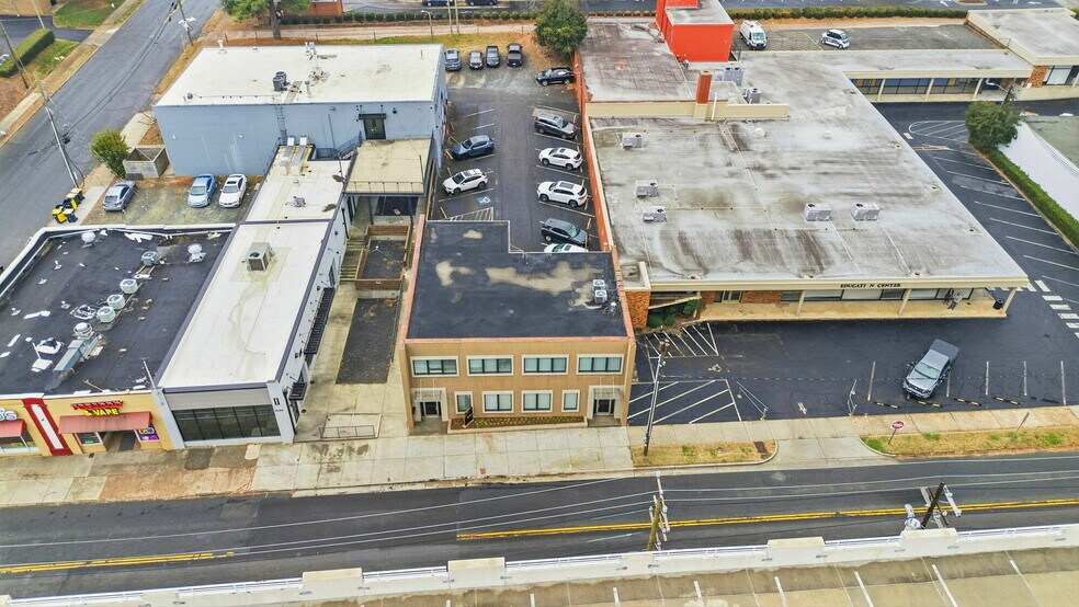 1412 & 1422 E 4th St portefeuille de 2 biens à vendre sur LoopNet.fr - Photo de l’immeuble – Image 2 sur 18