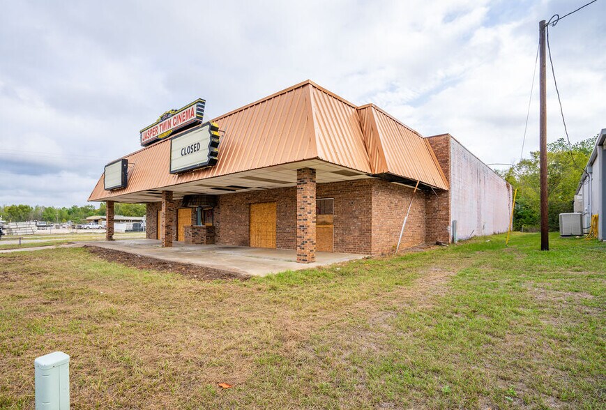 611 S Fletcher St, Jasper, TX à vendre - Photo de l’immeuble – Image 3 sur 9