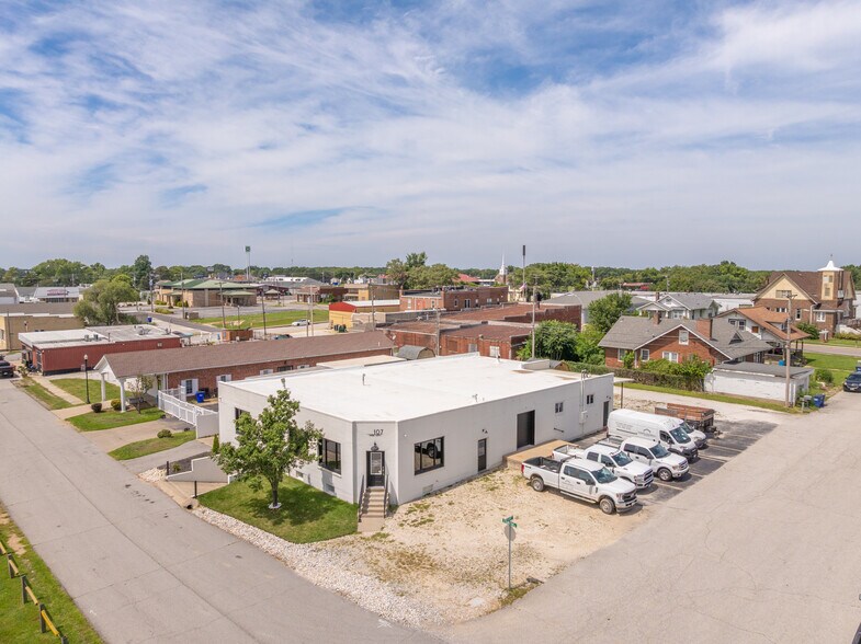 107 Cherry St, Wright City, MO à louer - Photo de l’immeuble – Image 1 sur 16