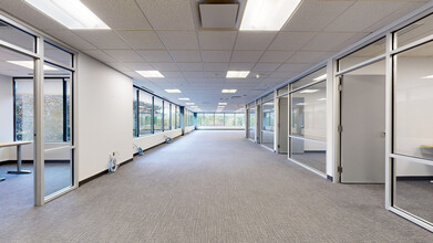 2 Enterprise Dr, Shelton, CT à louer Numérisation 3D Matterport– Image 1 sur 13