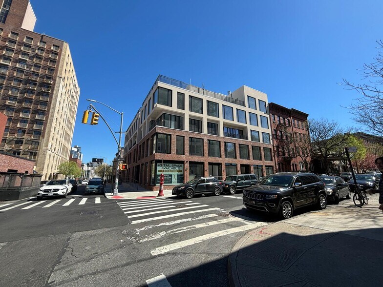 303 Wythe Ave, Brooklyn, NY à louer - Photo de l’immeuble – Image 2 sur 14