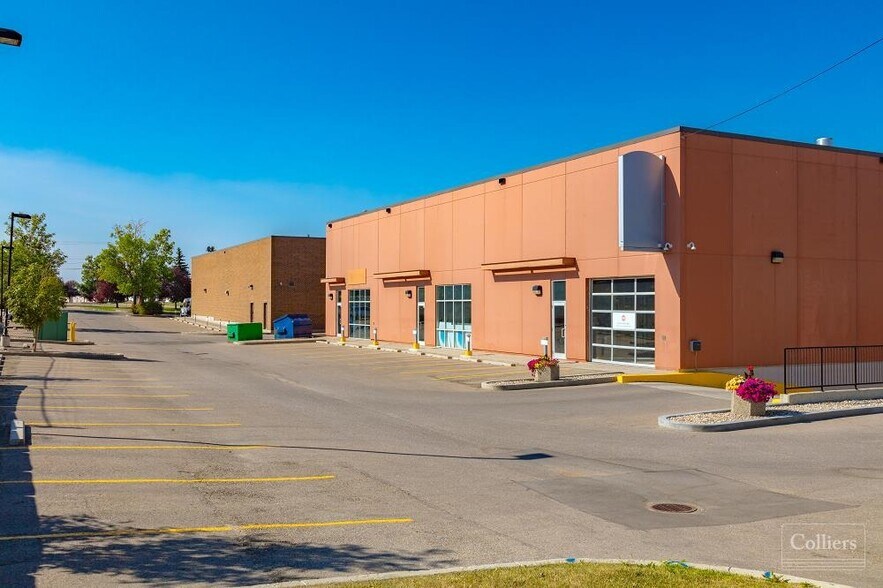 808-816 55th Ave NE, Calgary, AB à louer - Photo de l’immeuble – Image 3 sur 10