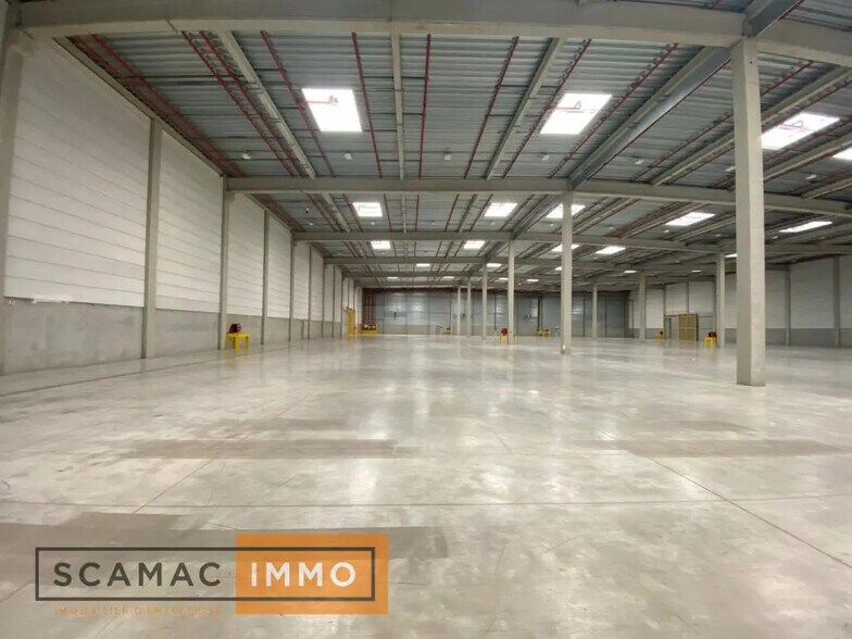 Industriel/Logistique dans Lisses à louer - Photo de l’immeuble – Image 1 sur 7