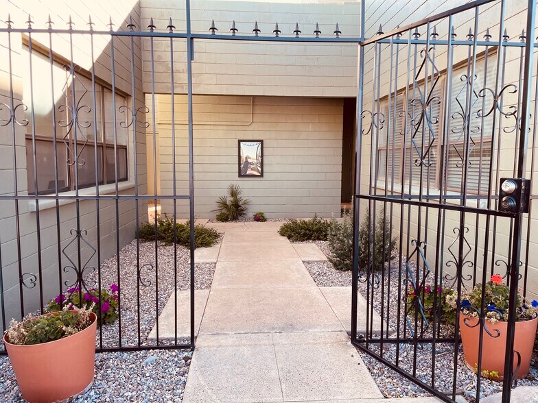 222 E Fry Blvd, Sierra Vista, AZ à vendre - Photo de l’immeuble – Image 2 sur 5