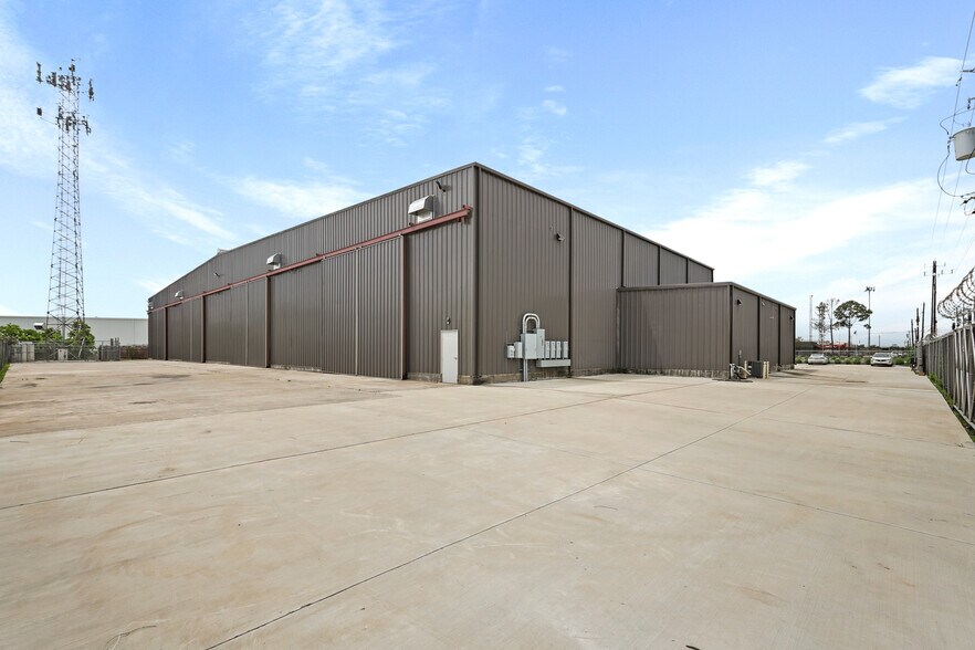 8411 Villa Dr, Houston, TX à louer - Photo de l’immeuble – Image 3 sur 24