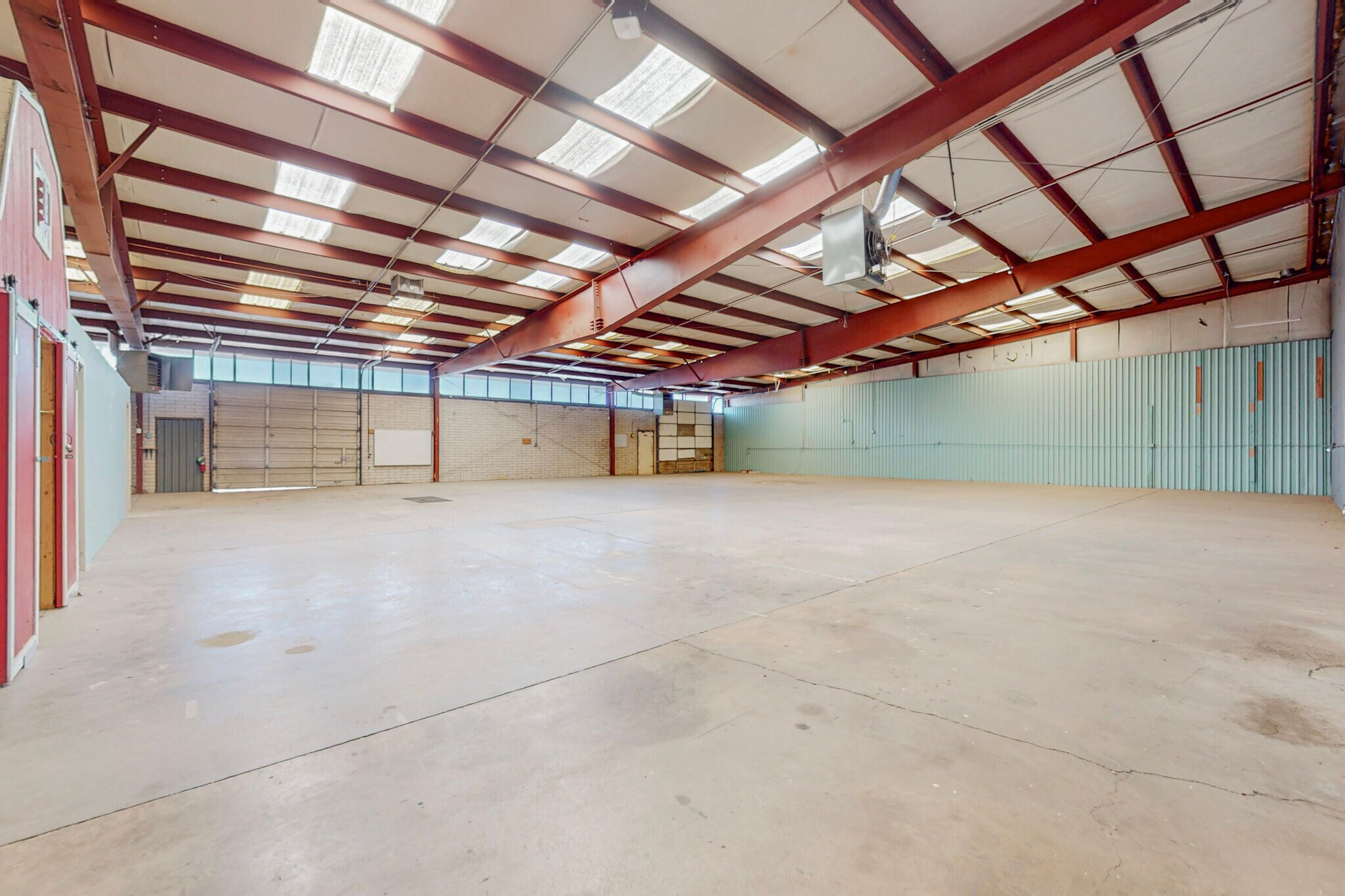 6817 Academy Parkway West NE, Albuquerque, NM à louer Photo de l’immeuble– Image 1 sur 28