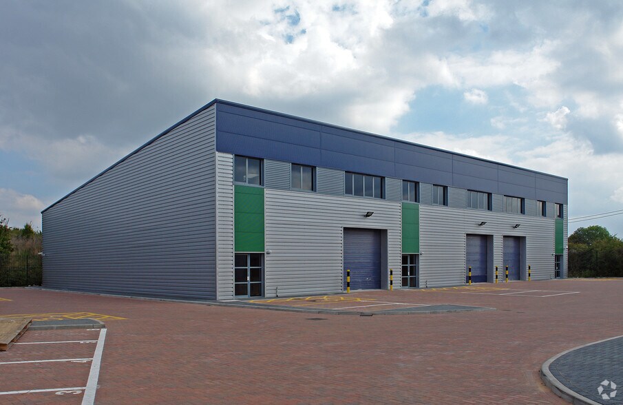 Horton Clos, West Drayton à louer - Photo de l’immeuble – Image 2 sur 4