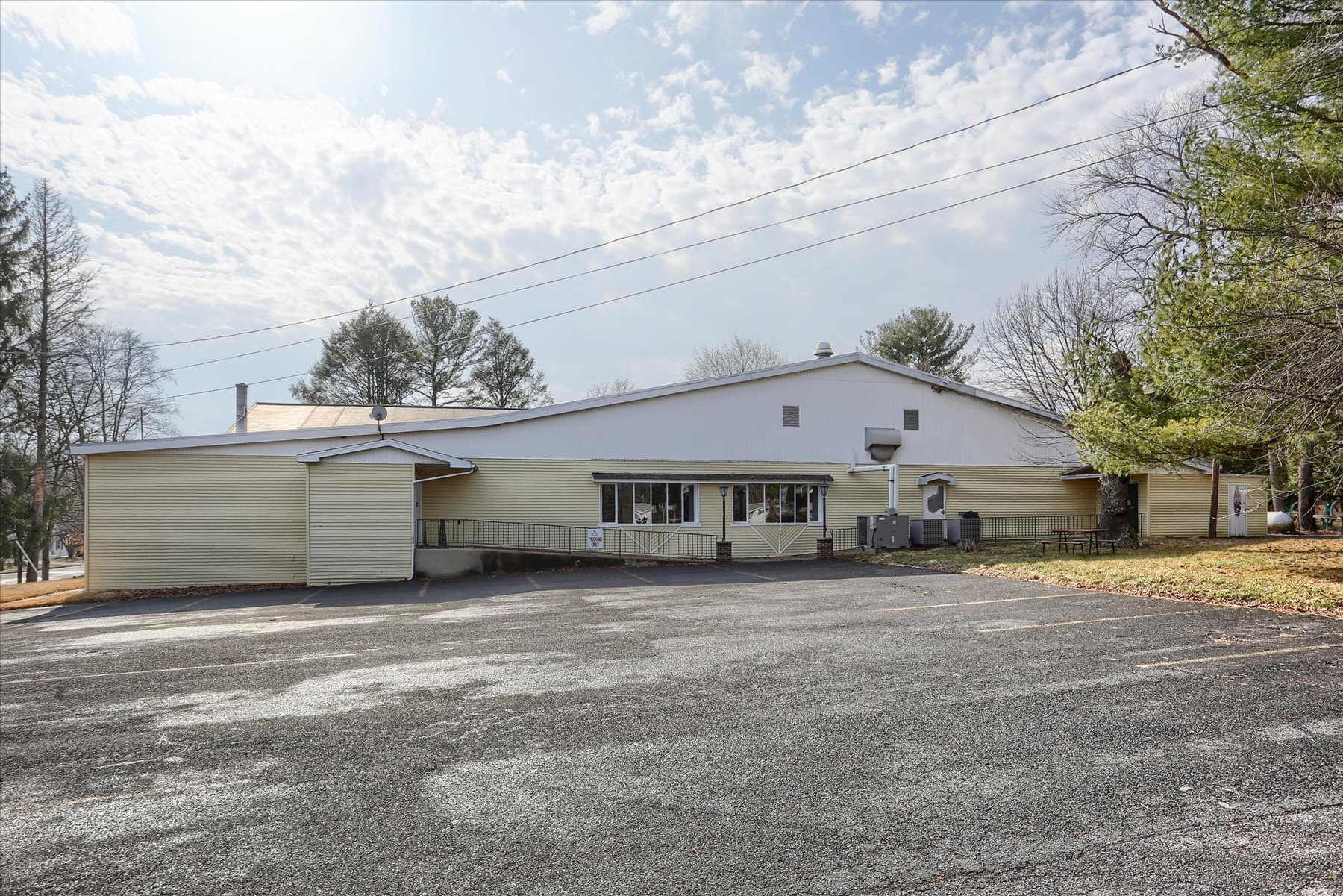 145 Chamberlaine Ave, Pottsville, PA à vendre Photo principale– Image 1 sur 86