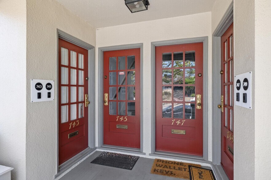 747 55th St, Oakland, CA à vendre - Photo de l’immeuble – Image 3 sur 35