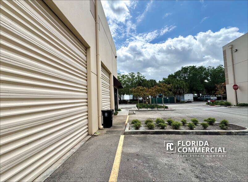 7602-7664 SW Jack James Dr, Stuart, FL à louer - Photo de l’immeuble – Image 3 sur 12