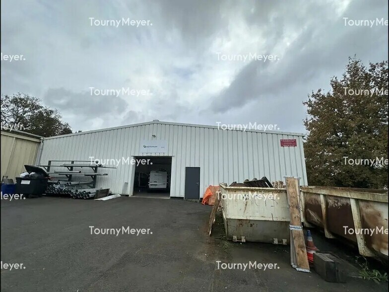 Local d'activités dans La Chevrolière à vendre - Photo de l’immeuble – Image 2 sur 8