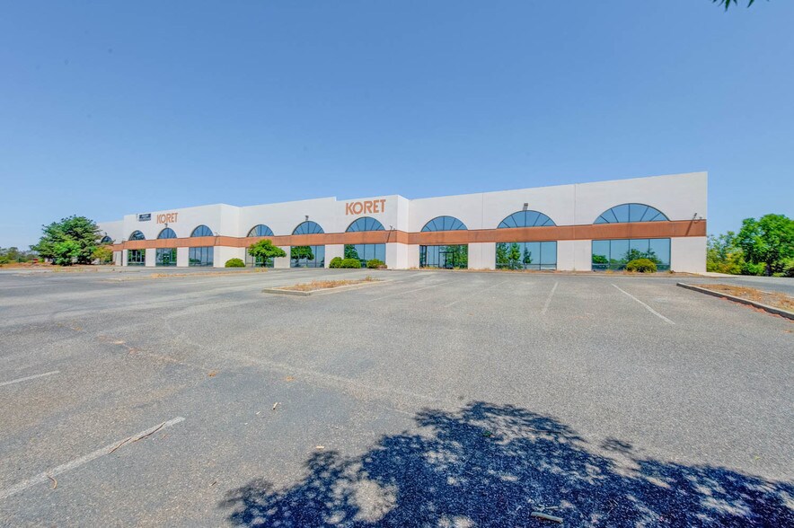 1100 Marauder St, Chico, CA à vendre - Photo de l’immeuble – Image 2 sur 14