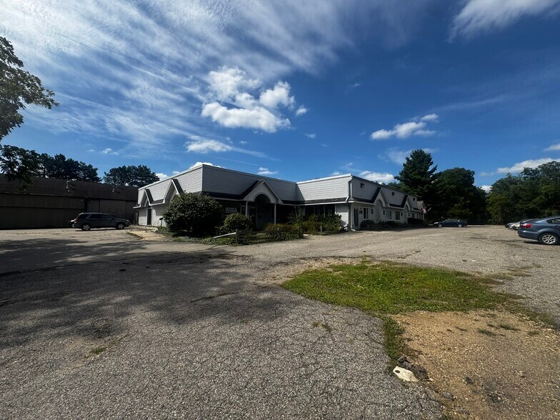3234 S Westnedge Ave, Kalamazoo, MI à vendre - Photo de l’immeuble – Image 1 sur 15