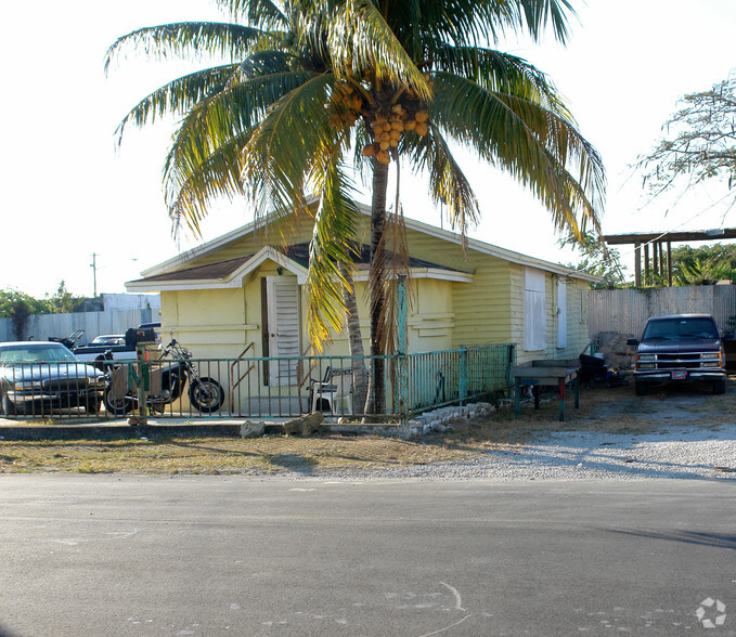 130 SW 1st St, Homestead, FL à vendre - Photo de l’immeuble – Image 2 sur 3