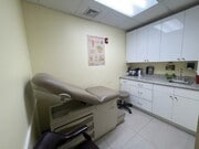 Exam Room w Sink 4