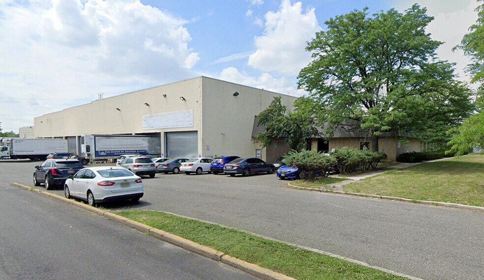 125 Seaview Dr, Secaucus, NJ à louer - Photo de l’immeuble – Image 2 sur 2
