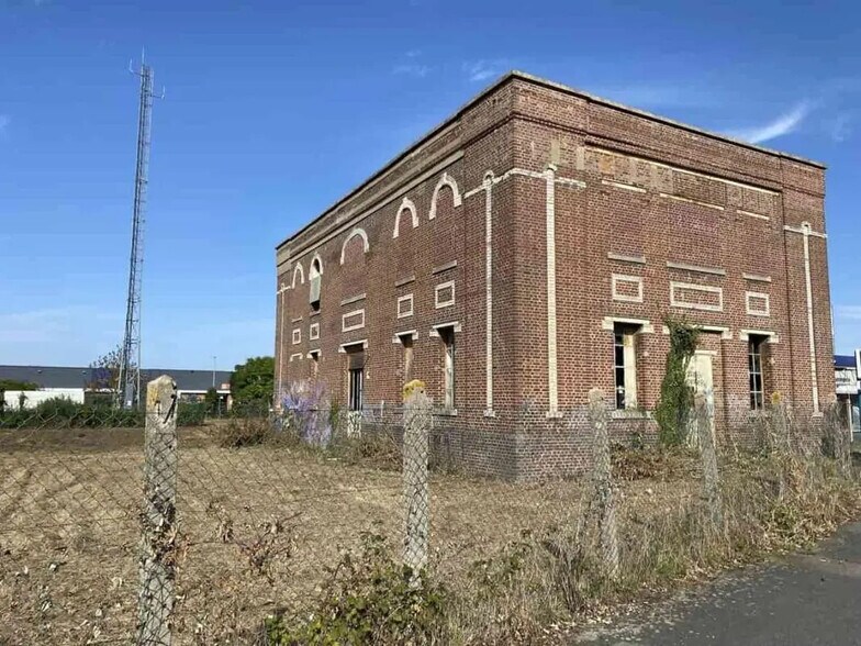 Bureau dans Caudebec-lès-Elbeuf à louer - Photo de l’immeuble – Image 2 sur 3
