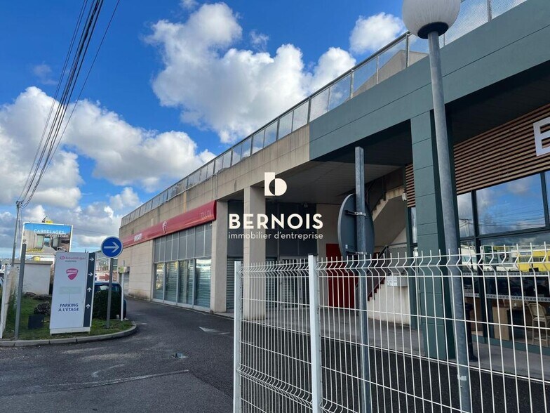 Local commercial dans La Garde à louer - Photo de l’immeuble – Image 3 sur 8