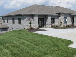 Plus de détails pour 9849 S 168th Ave, Omaha, NE - Bureau à vendre
