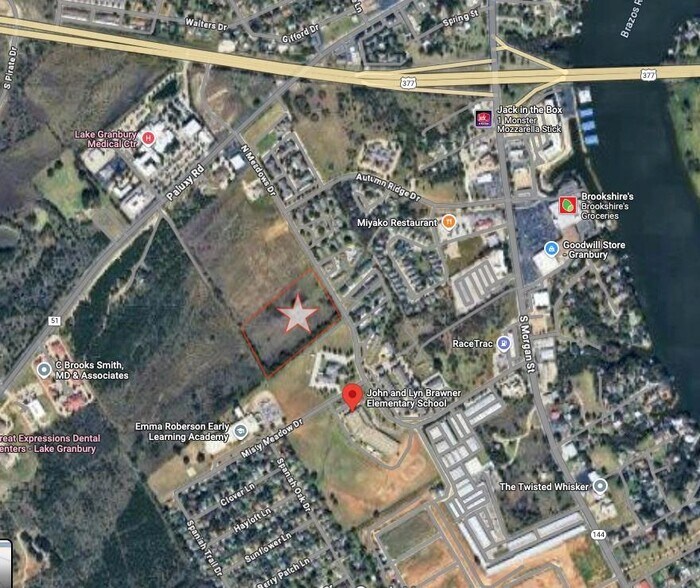 1300 Meadows dr, Granbury, TX à vendre - Photo de l’immeuble – Image 3 sur 4