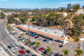 Plus de détails pour 945 W Valley Pky, Escondido, CA - Local commercial à louer