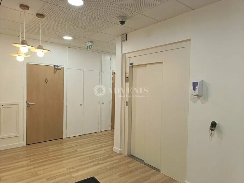 Bureau dans Lille à louer - Photo de l’immeuble – Image 2 sur 9