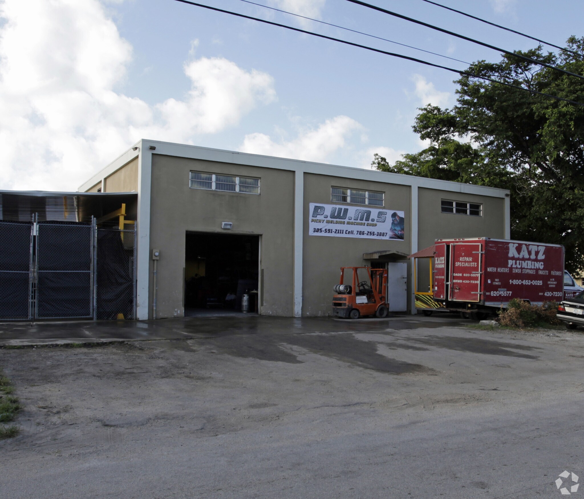5571 NW 84th Ave, Miami, FL à louer Photo principale– Image 1 sur 26