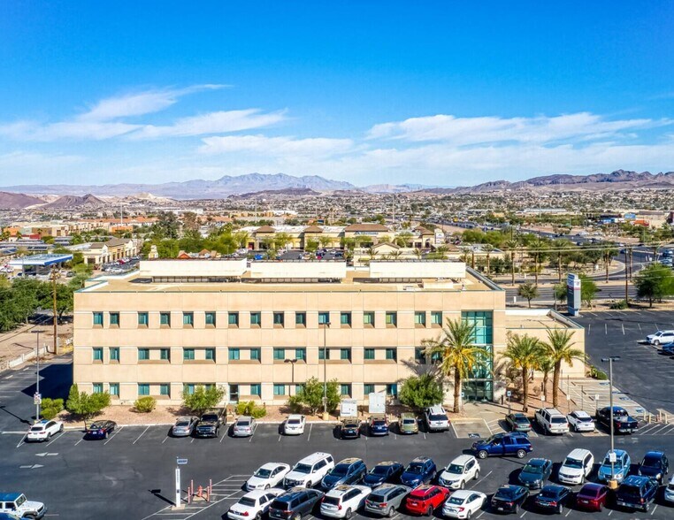98 E Lake Mead Pky, Henderson, NV à vendre - Photo de l’immeuble – Image 3 sur 7