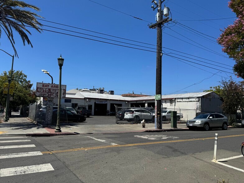 550 E 12th St, Oakland, CA à vendre - Photo de l’immeuble – Image 3 sur 7