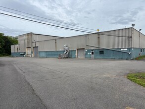 4930 Buttermilk Hollow Rd, West Mifflin, PA à louer Photo de l’immeuble– Image 1 sur 6