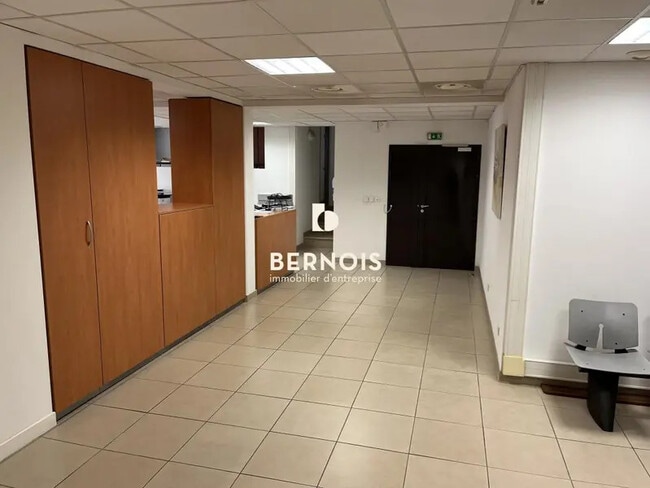 Plus de détails pour Bureau à louer