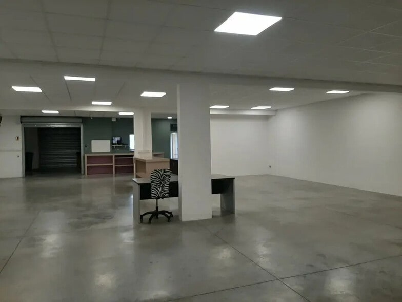 Local d'activités dans Bourg-lès-Valence à vendre - Photo de l’immeuble – Image 2 sur 12