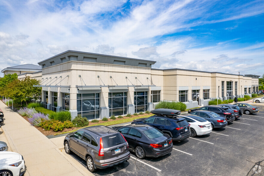 1450 Busch Pky, Buffalo Grove, IL à louer - Photo de l’immeuble – Image 2 sur 11