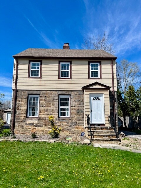Immeuble residentiel dans Cleveland Heights, OH à vendre Photo de l’immeuble– Image 1 sur 1