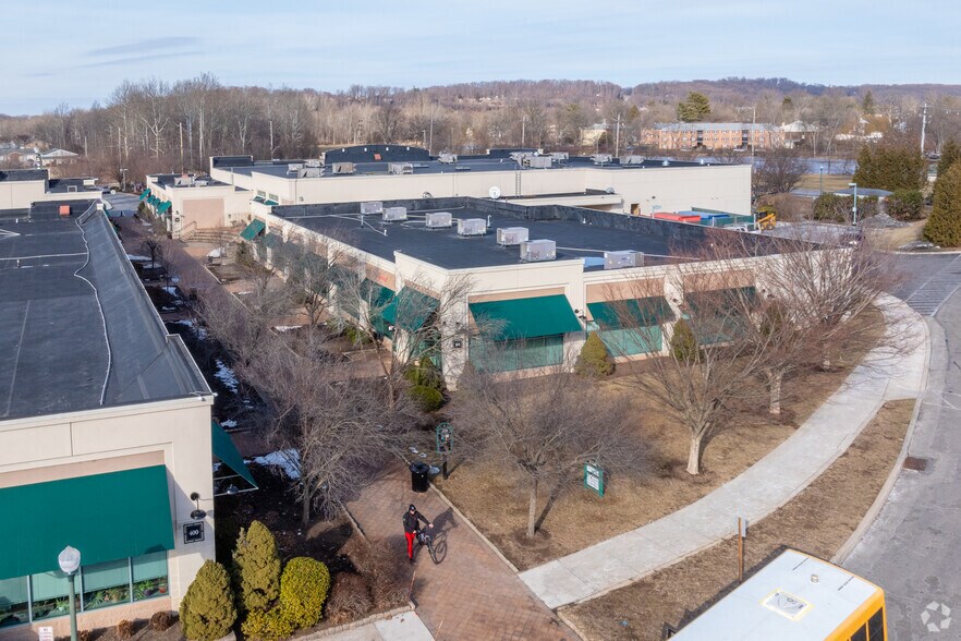 150 E Pennsylvania Ave, Downingtown, PA à vendre - Photo de l’immeuble – Image 3 sur 5