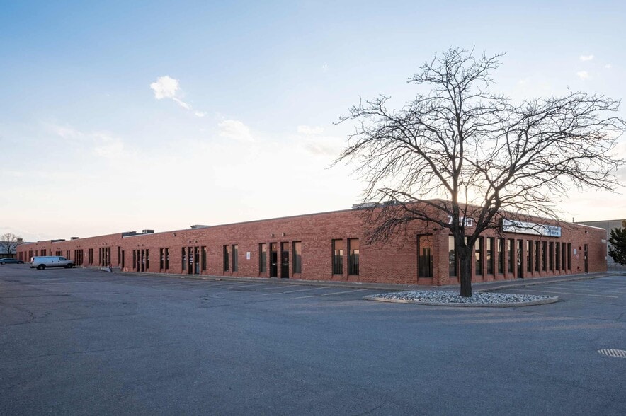 2395 Drew Rd, Mississauga, ON à louer - Photo de l’immeuble – Image 3 sur 3