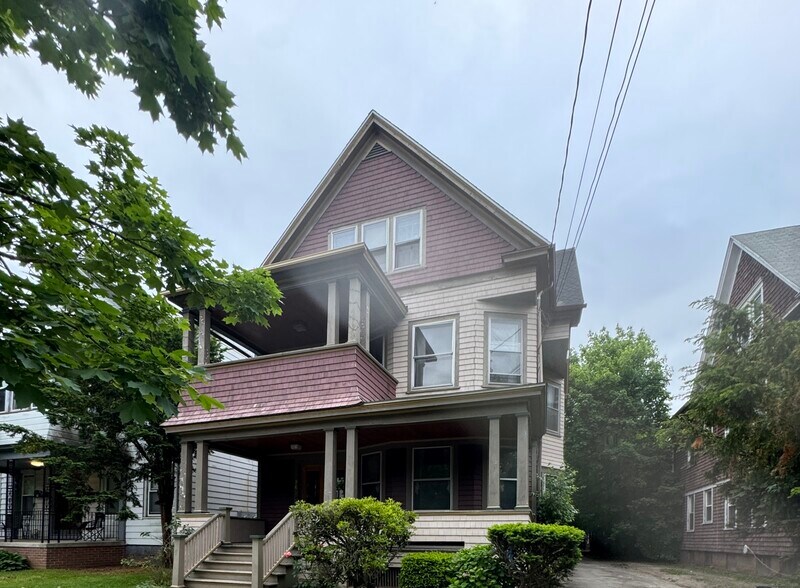 96 Hubinger St, New Haven, CT à vendre - Photo de l’immeuble – Image 2 sur 6