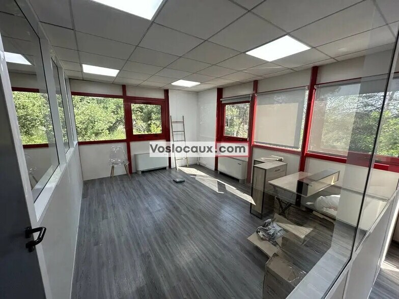Bureau dans Vallauris à louer - Photo de l’immeuble – Image 3 sur 7