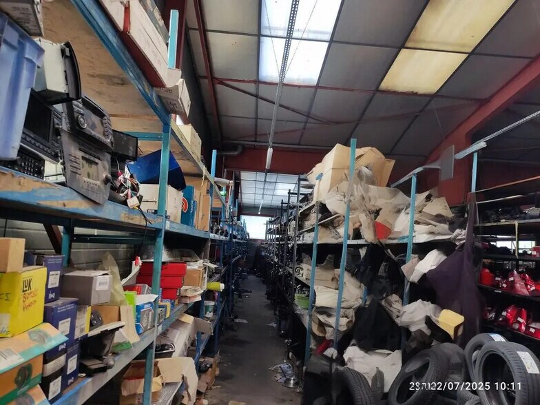 Industriel/Logistique dans Annecy à vendre - Photo de l’immeuble – Image 3 sur 3