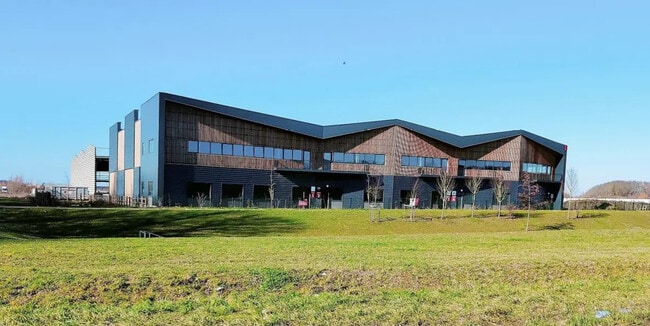 Plus de détails pour Local d’activités à vendre