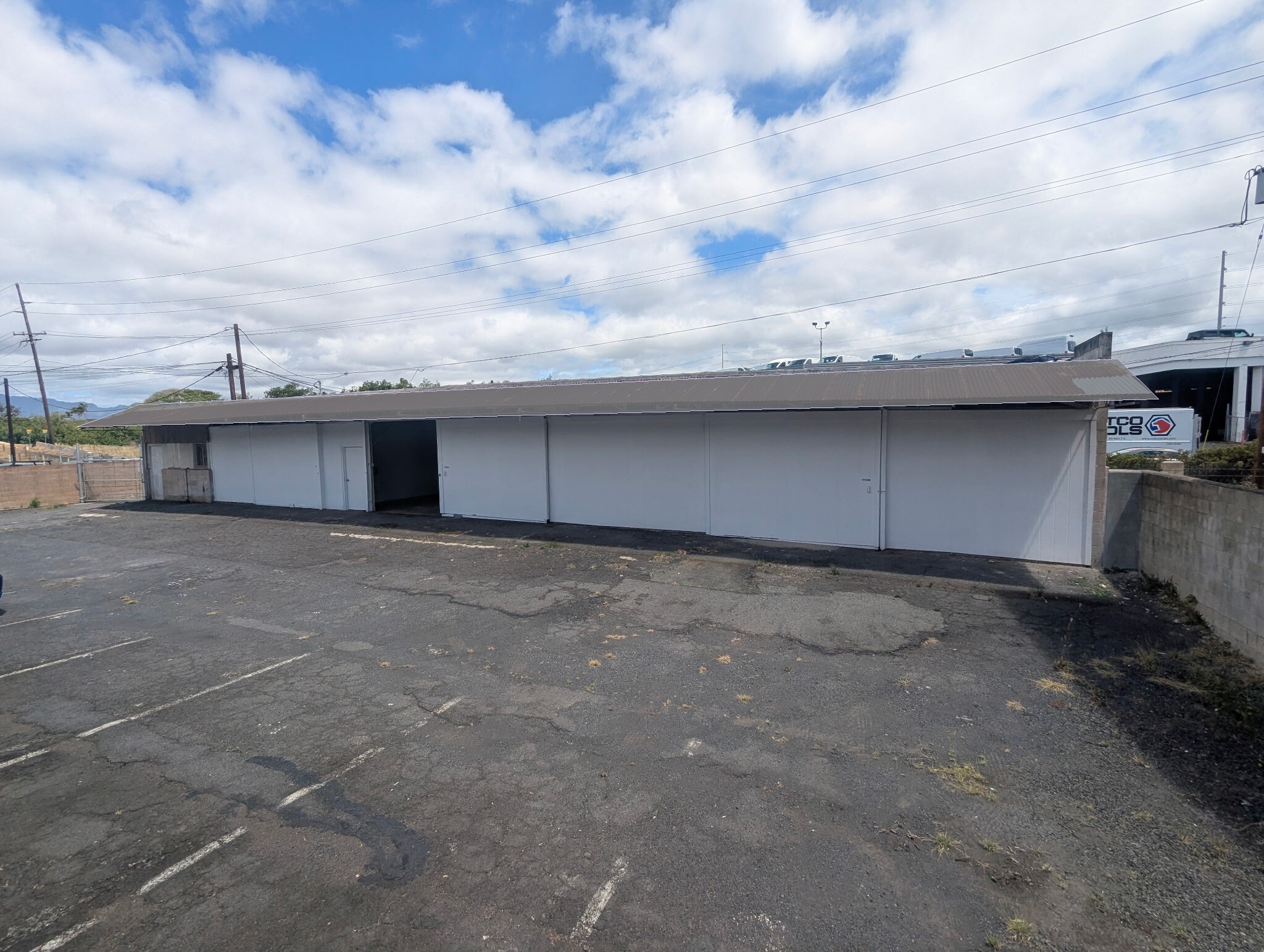 98-021 Kamehameha Hwy, Aiea, HI à louer Photo de l’immeuble– Image 1 sur 6